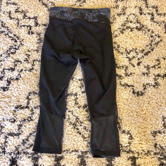 Adidas high waisted capri legging - Picture 3 of 4